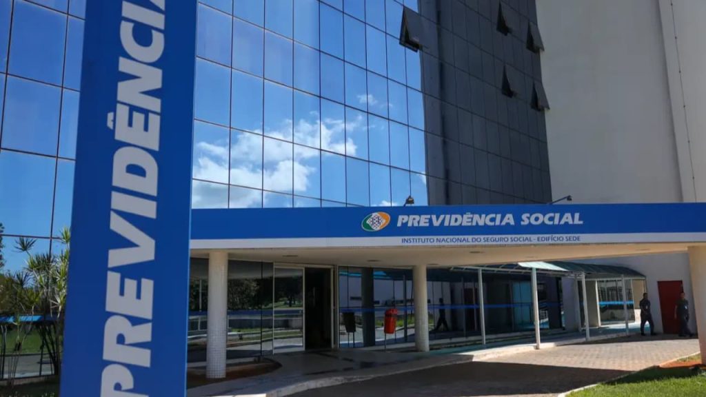 INSS afasta quatro servidores por suposta ligação com descontos ilegais em benefícios