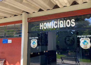 Motorista de 40 anos é encontrado morto dentro de carro, em Goiânia