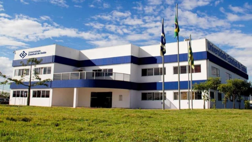 UEG abre seleção para 300 vagas remanescentes do Vestibular 2025/2