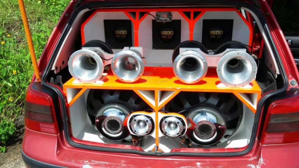 Aprovado projeto que regulamenta uso de som automotivo em Goiás