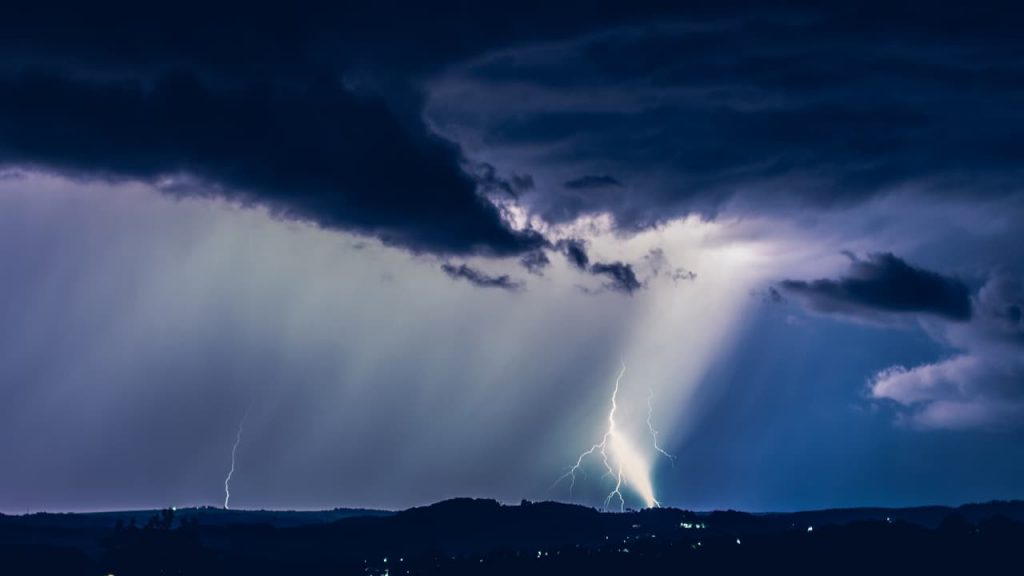 Goiás tem alerta de tempestades com rajadas de vento de até 50 km/h
