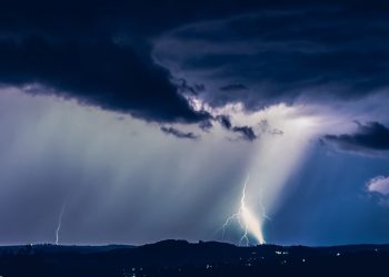 Goiás tem alerta de tempestades com rajadas de vento de até 50 km/h
