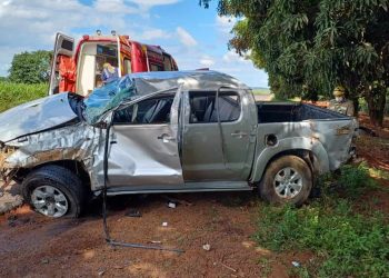 Jovem morre após capotamento de caminhonete na BR-060, em Rio Verde