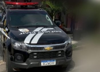 Mãe é presa suspeita de maus-tratos contra filho de 8 anos em Goiás