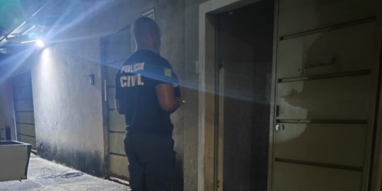 Mulher é presa em flagrante ao receber encomenda com medicamento abortivo em Goiás