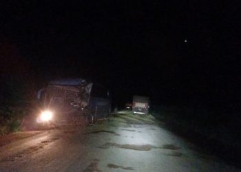 Acidente entre dois caminhões e um ônibus deixa feridos na BR-158, em Goiás