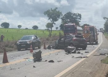 Acidente entre quatro veículos deixa duas pessoas mortas na GO-020