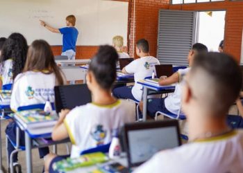 Professores da rede estadual de Goiás recebem reajuste salarial de 5,4%
