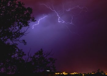 Chegada de frente fria deve gerar tempestade em quase 70 cidades de Goiás