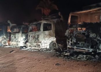 Vigilante é indiciado por incêndio milionário que destruiu caminhões em obra na BR-153