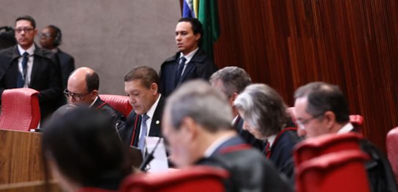 Julgamento das resoluções das eleições