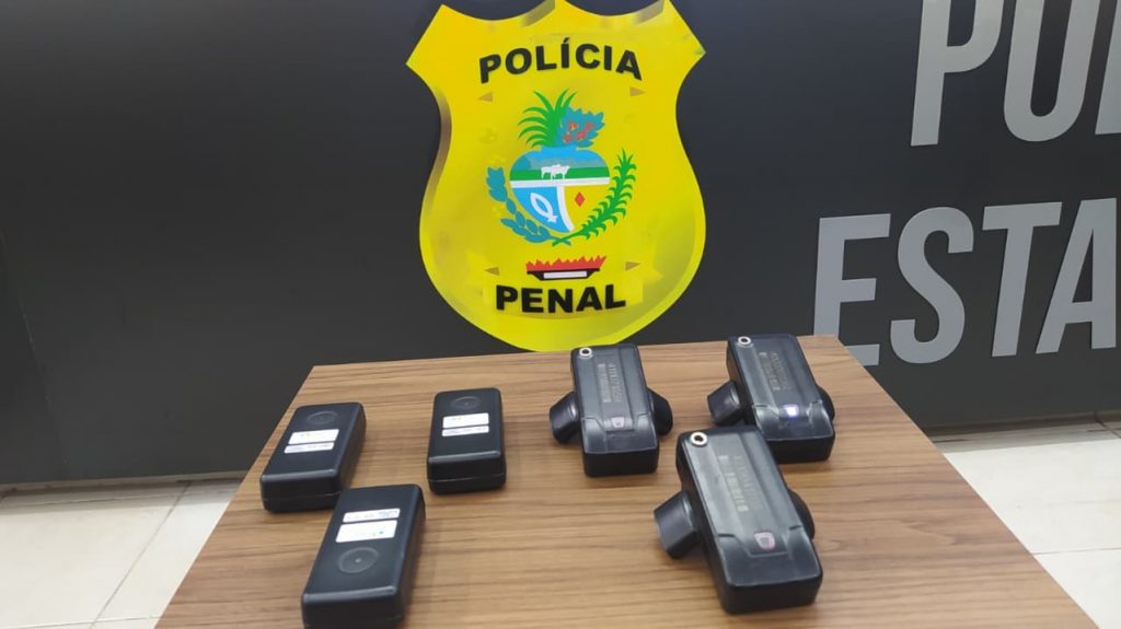 Agressores de mulheres podem ser obrigados a pagar por tornozeleira eletrônica em Goiás