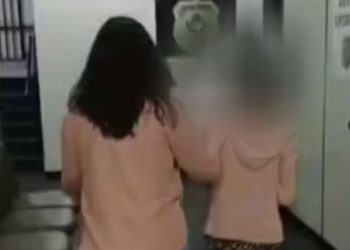 Mãe é presa suspeita de deixar filho acorrentado e sem comida em Rio Verde