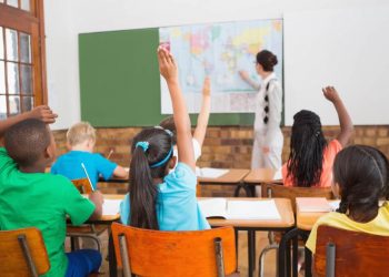 Paralisação nas escolas municipais marca início de greve da educação em Goiânia