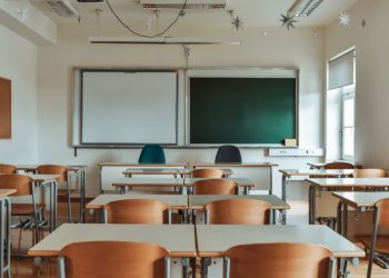 Servidores da educação anunciam paralisação em Aparecida de Goiânia