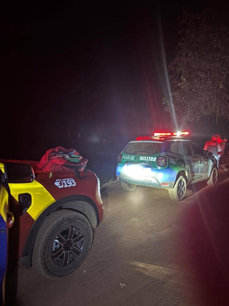 Seis pessoas morrem após carro ficar submerso em represa 