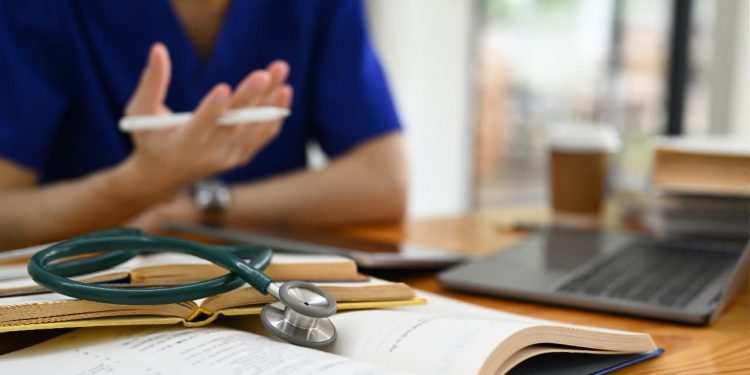 Vestibular de Medicina da UniRV 2026/2 começa nesta segunda-feira (25)