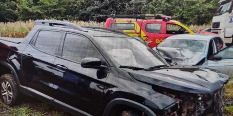 Acidente entre dois carros na GO-060 deixa um morto e seis feridos
