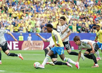 Brasil vence Japão de virada e garante vaga nas oitavas da Copa do Mundo 2026