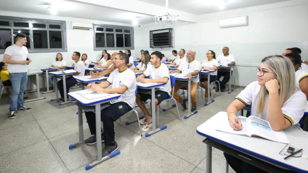 Matrículas para EJA em Goiás começam em 22 de junho