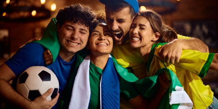 Comércio e shoppings de Goiânia têm horário especial para jogo do Brasil na segunda (29)
