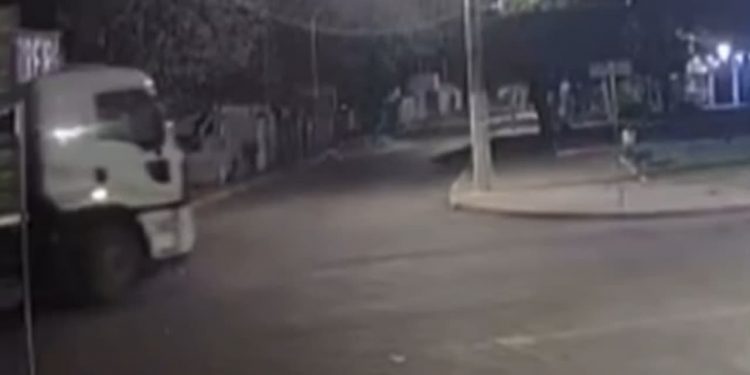 Acidente entre moto e caminhão mata adolescente de 15 anos em Itaberaí; vídeo