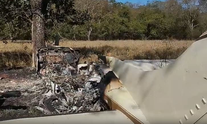 Avião com 300 kg de cocaína faz pouso forçado em fazenda no interior de Goiás