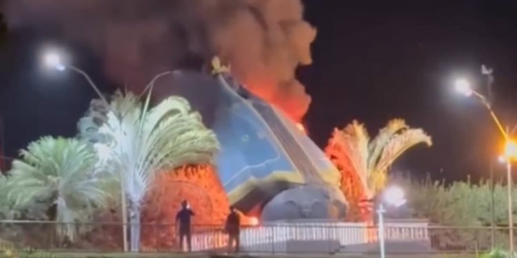 Incêndio destrói imagem de Nossa Senhora Aparecida em Nerópolis