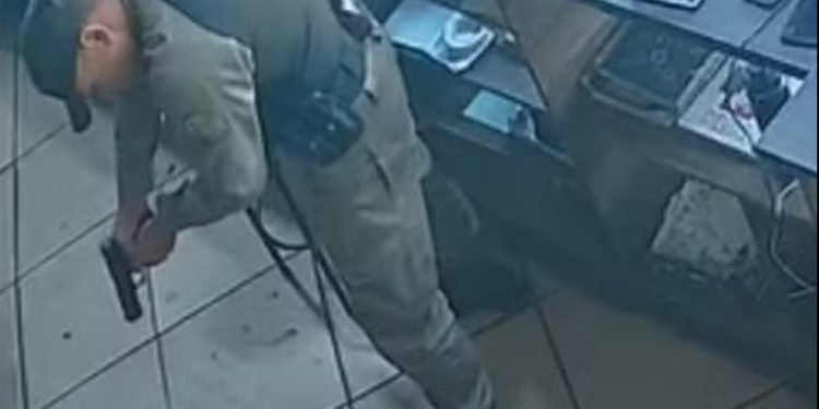 Policial é preso após agredir e ameaçar adolescente em Catalão; vídeo