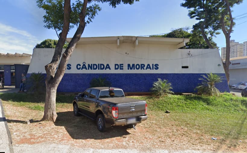 Cais Cândida de Moraes