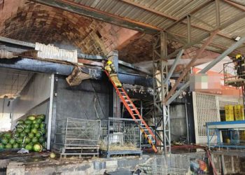 Incêndio atinge galpão da Ceasa em Goiânia e mobiliza bombeiros