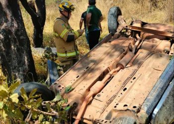 Três pessoas morrem após carro capotar na BR-070