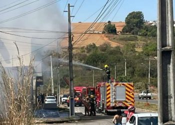 Idosa fica ferida após incêndio em residência em Anápolis