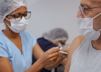 Vacina Pneumo 20 chega a Goiás para idosos com 85 anos ou mais