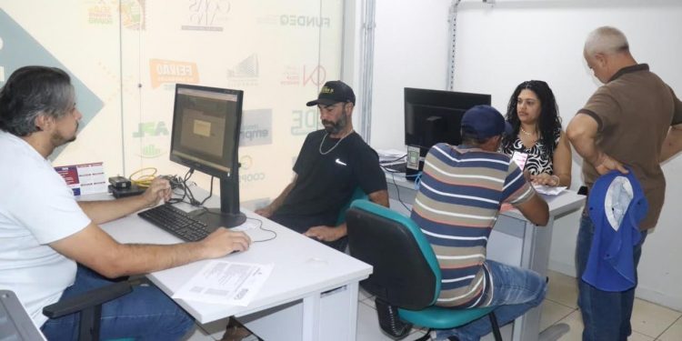 Feirão de empregos oferece mais de 1,7 mil vagas para pessoas com deficiência em Goiânia