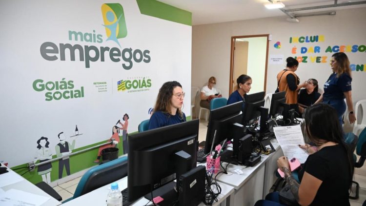 Goiás realiza feirão com 2,5 mil vagas de emprego e salários de até R$ 2,7 mil