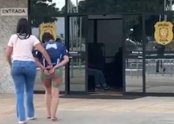 Uma mulher de 35 anos, condenada a 26 anos de prisão pela morte do próprio filho, de 2 anos, foi presa na quarta-feira (28), em Brazlândia, no Distrito Federal.
