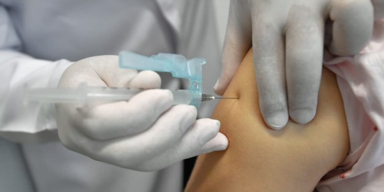 Vacina meningocócica ACWY poderá substituir temporariamente a meningocócica C em Goiás